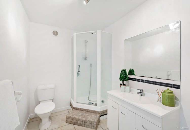 1/114 Eban Avenue Hillcrest_14