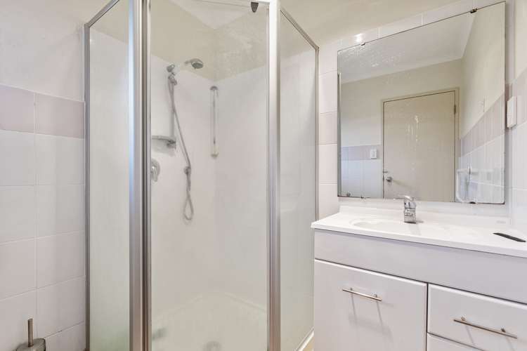 8 Peng Place Mangere Bridge_12