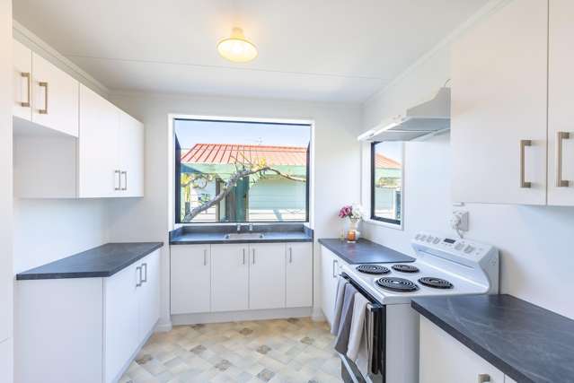 2 Wedgewood Grove Raumati Beach_4