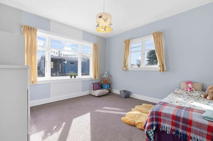 5669A West Coast Road Springfield_17