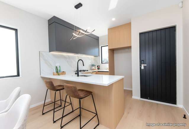 18 Greenbrier Street Westgate_3