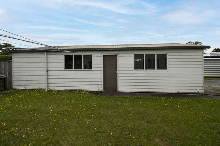 204 High Street South Carterton_25