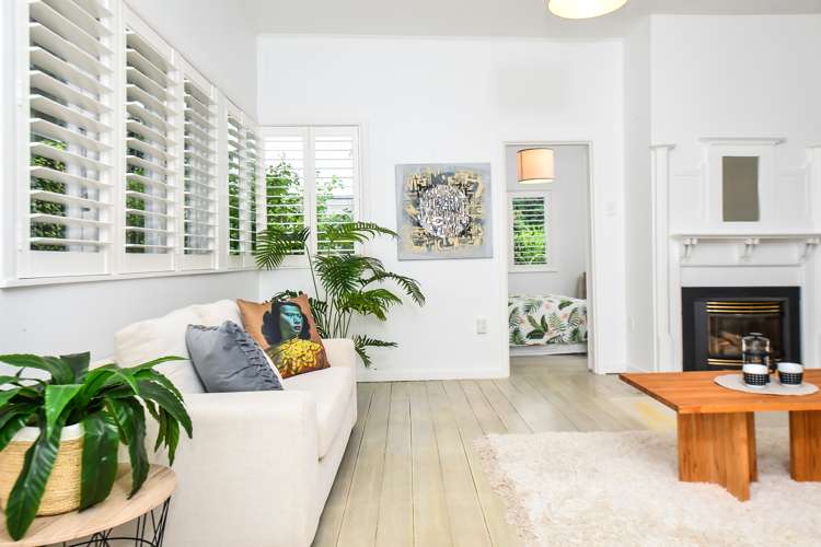 724 River Road Chartwell_8