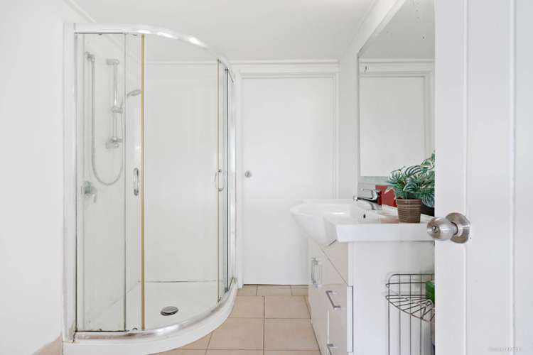 1516 Dominion Road Extension Mt Roskill_12