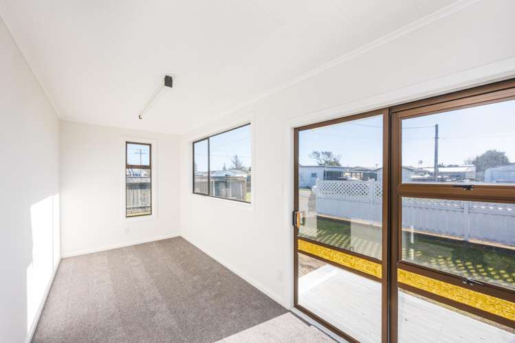 1 Warren Street Foxton Beach_11