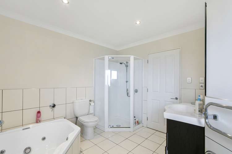 86 Cypress Drive Maungaraki_11