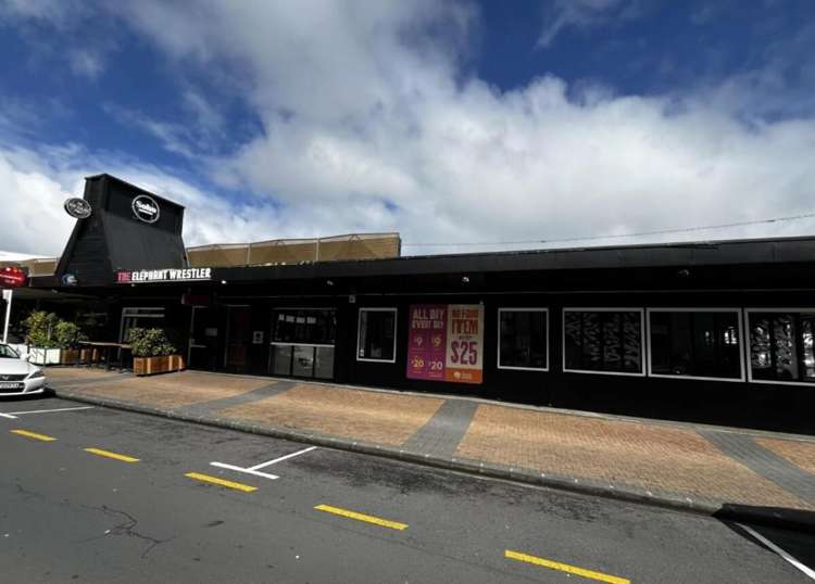 Shop 2, 138 Hurstmere Road Takapuna_8