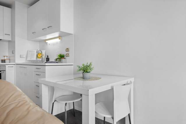 36D/16 Gore Street City Centre_4