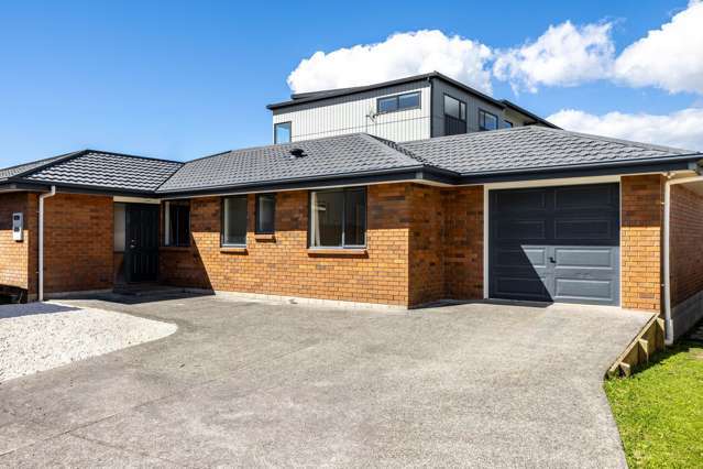 SINGLE LEVEL. UNBEATABLE LOCATION