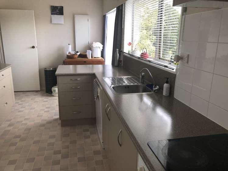 9 Sierra Avenue 11601_4