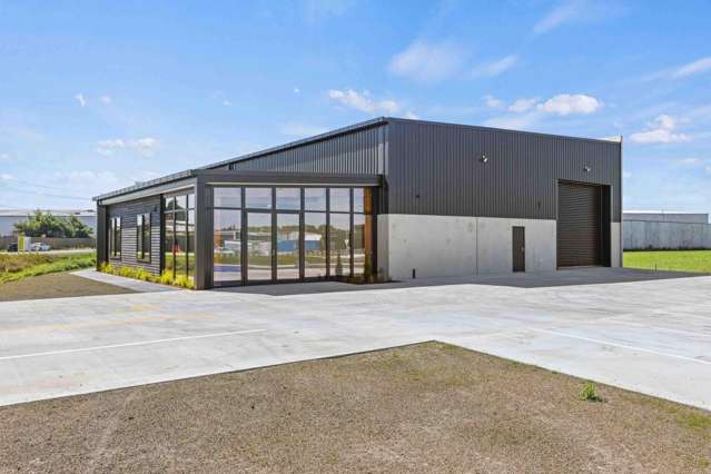 High-profile trophy industrial