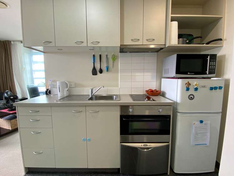 1302/17 Amersham Way Manukau_6