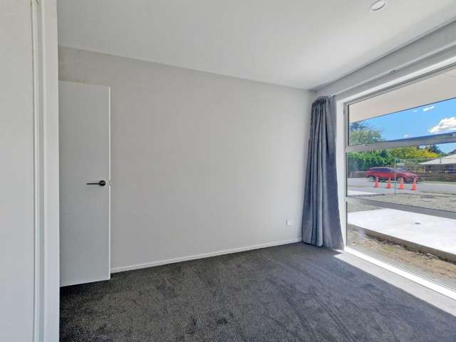 2 Monarch Drive 11103_4