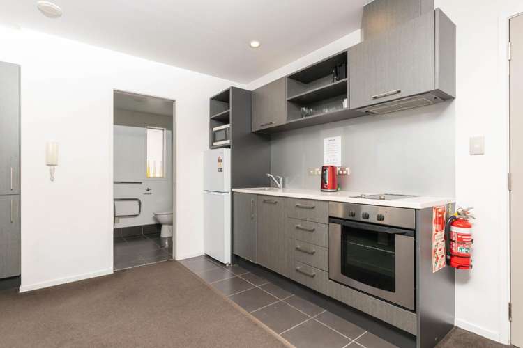 2102/74 Albert Street 10015_3