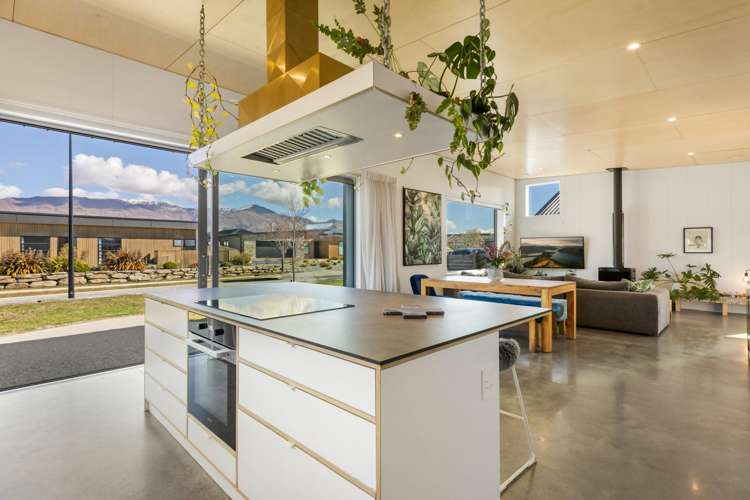 6 Pounamu Avenue Albert Town_10