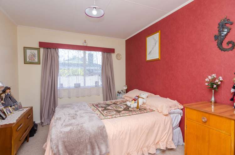 3 Leeds Place Solway_5