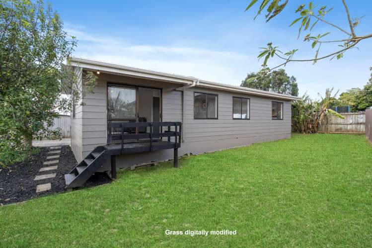 2/7 Maplesden Drive Clendon Park_10