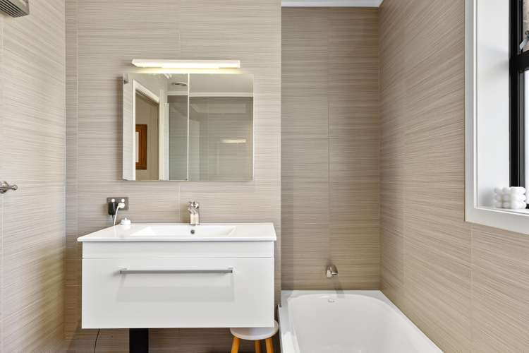 1 Mary Lane Lake Hawea_13