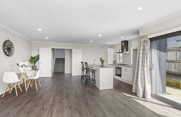 84 Endeavour Drive Whitby_10