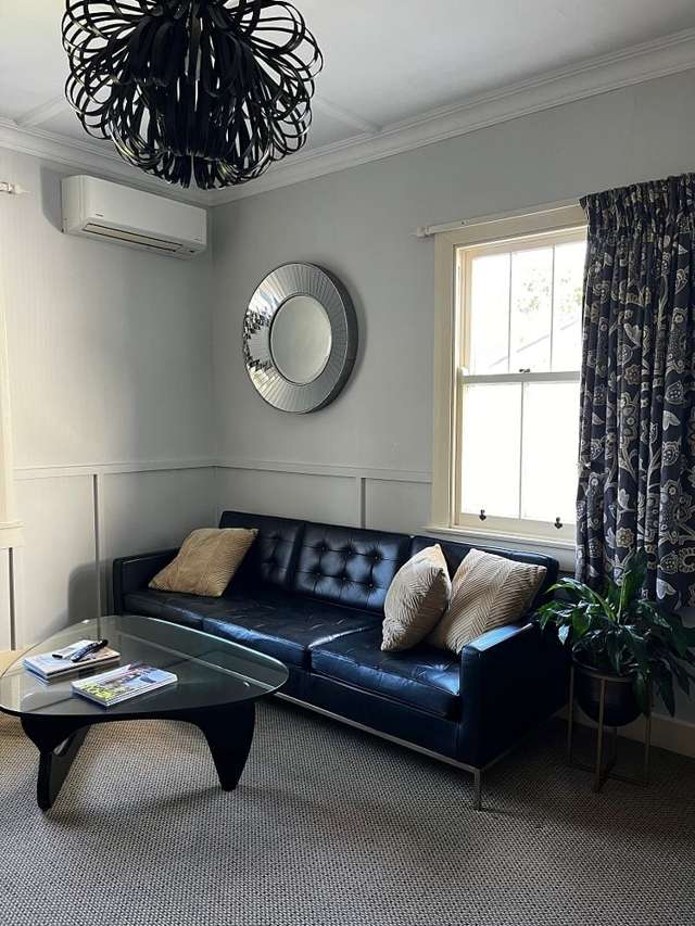 Quiet furnished cottage in Thorndon