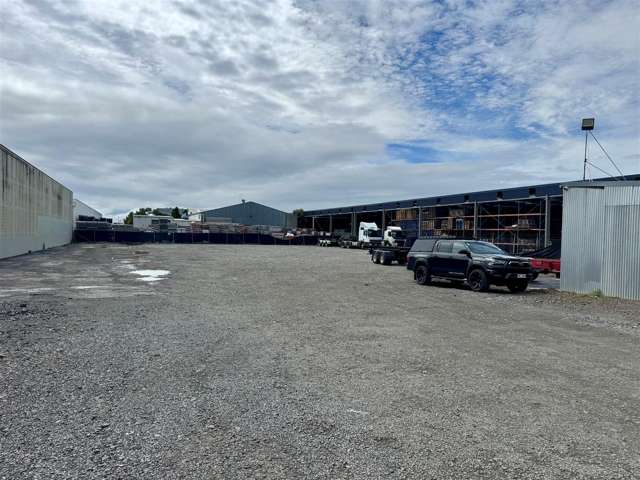CBRE | Secure Road Frontage Yard