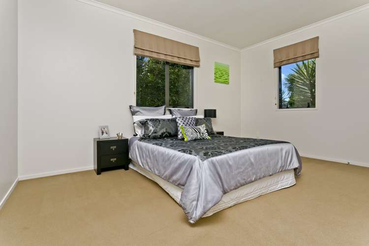 14 Greenbough Lane Greenhithe_12