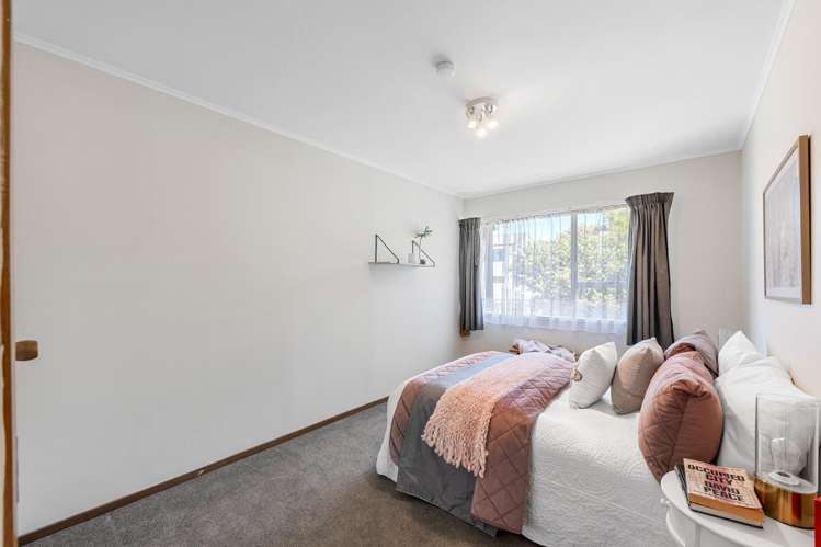 10 Borrowdace Avenue Botany Downs_25