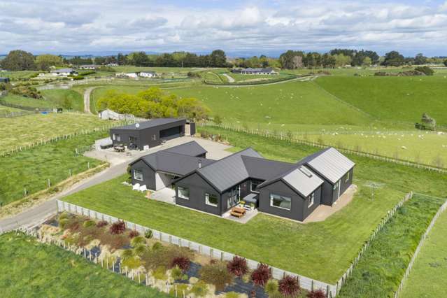 51 View Road Halcombe_1