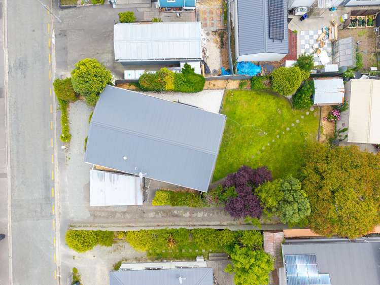 2/23 Baker Street West End_21