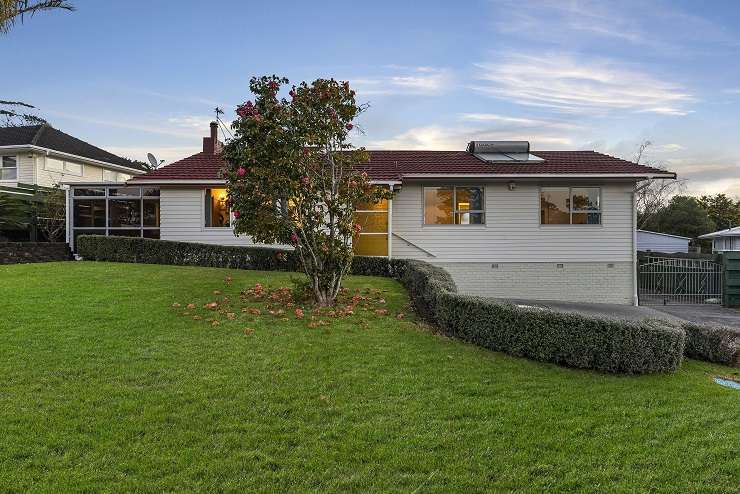 2 Bellringer Road, Massey, Auckland