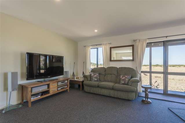 19 Shoreline Place Rarangi_2