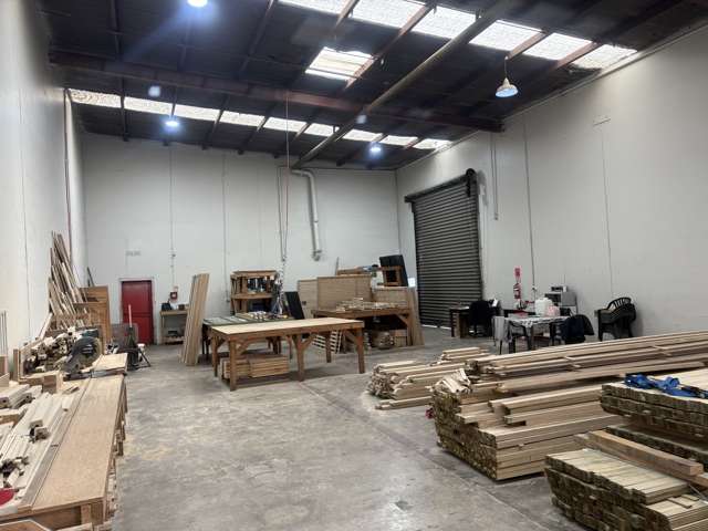 Rear Unit/78 Treffers Road Wigram_2