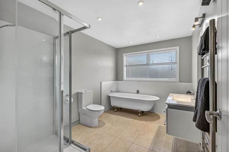 72 Jellicoe Drive Hamilton East_16