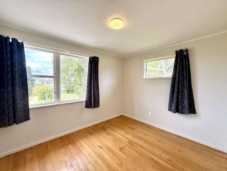 26 Tiroroa Avenue Te Atatu South_5