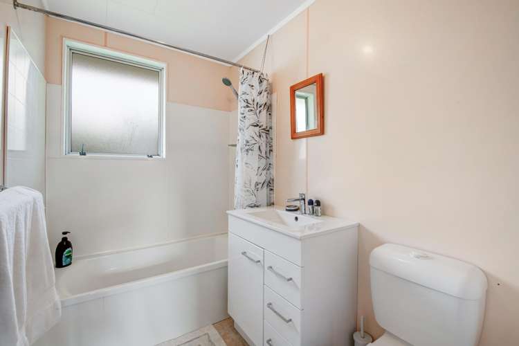 2/26 Parakai Avenue Parakai_13