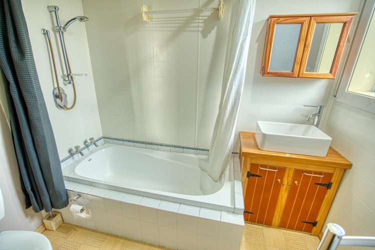 1307 Coast Road Nine Mile_13