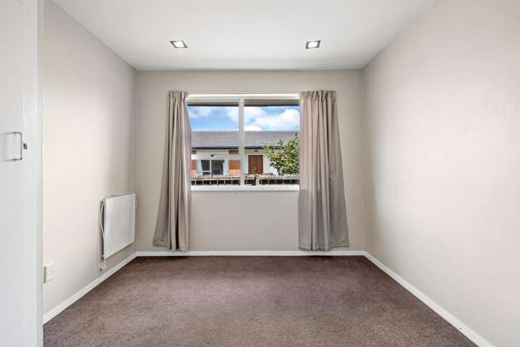 27 Denniston Crescent Redwood_10