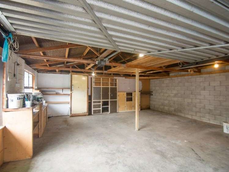 57 Montreal Road Toi Toi_19