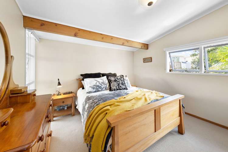 1/15 Castaing Crescent Te Atatu South_10