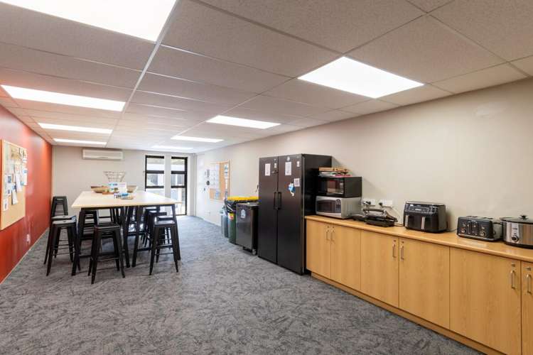 20 Glover Street Ngauranga_9