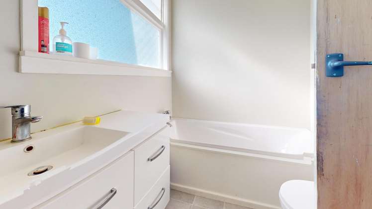 171 Wards Road Chertsey_12