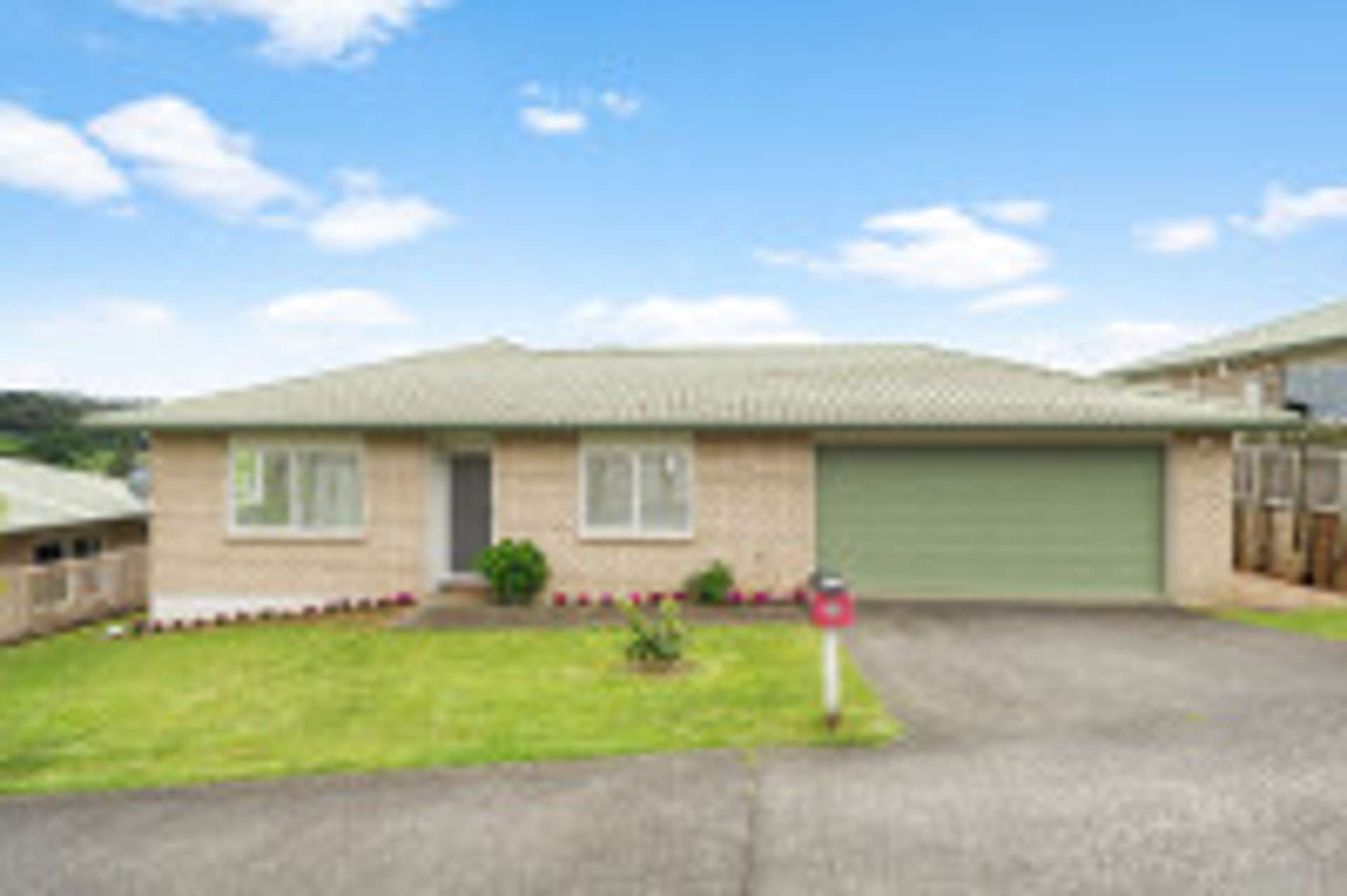 32/8 Village Place Tuakau_0