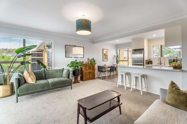 2/66 Fowlds Avenue_0