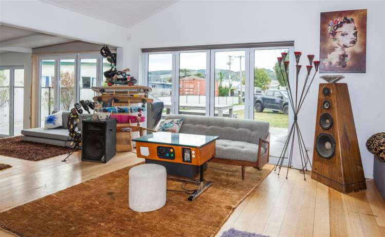 217 Ocean Road Whangamata_9