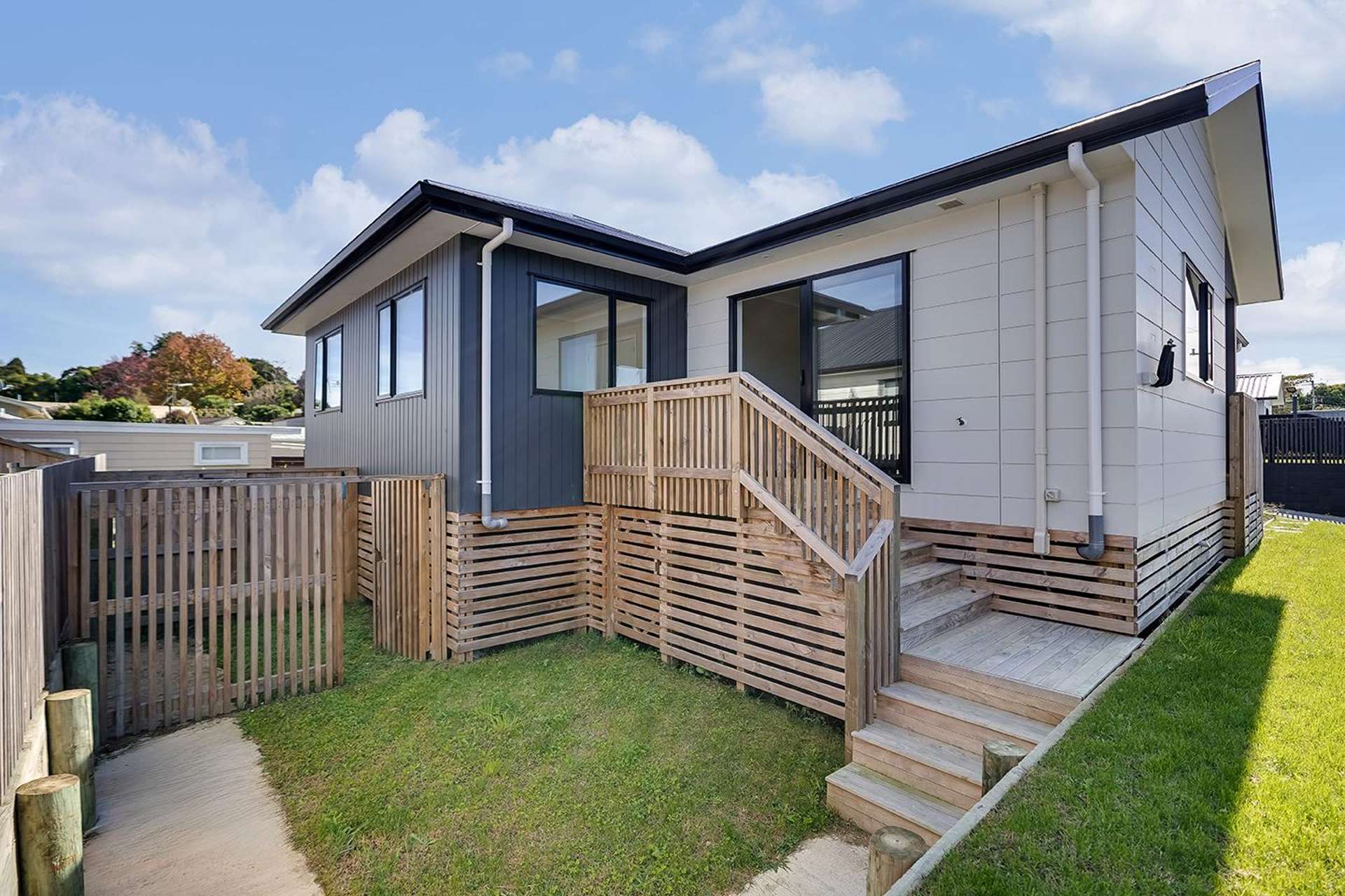 4/10 Michael Avenue Dinsdale_0