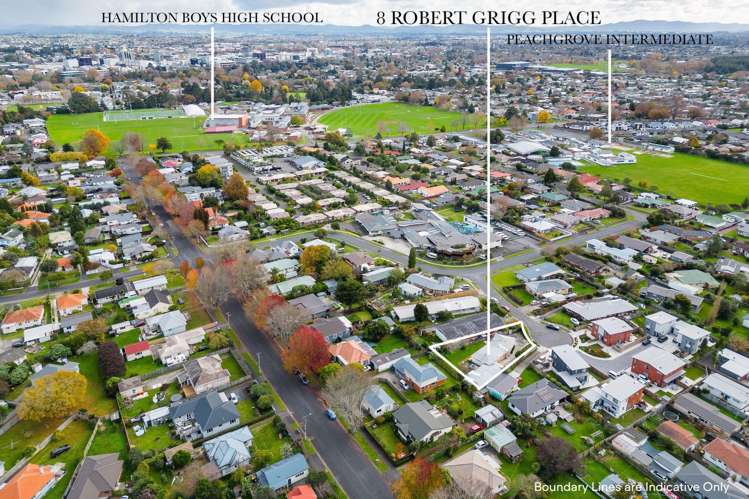 8 Robert Grigg Place Hamilton East_16