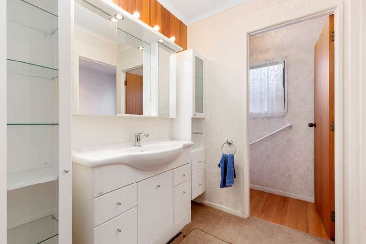 69 Carnoustie Drive Wattle Downs_11