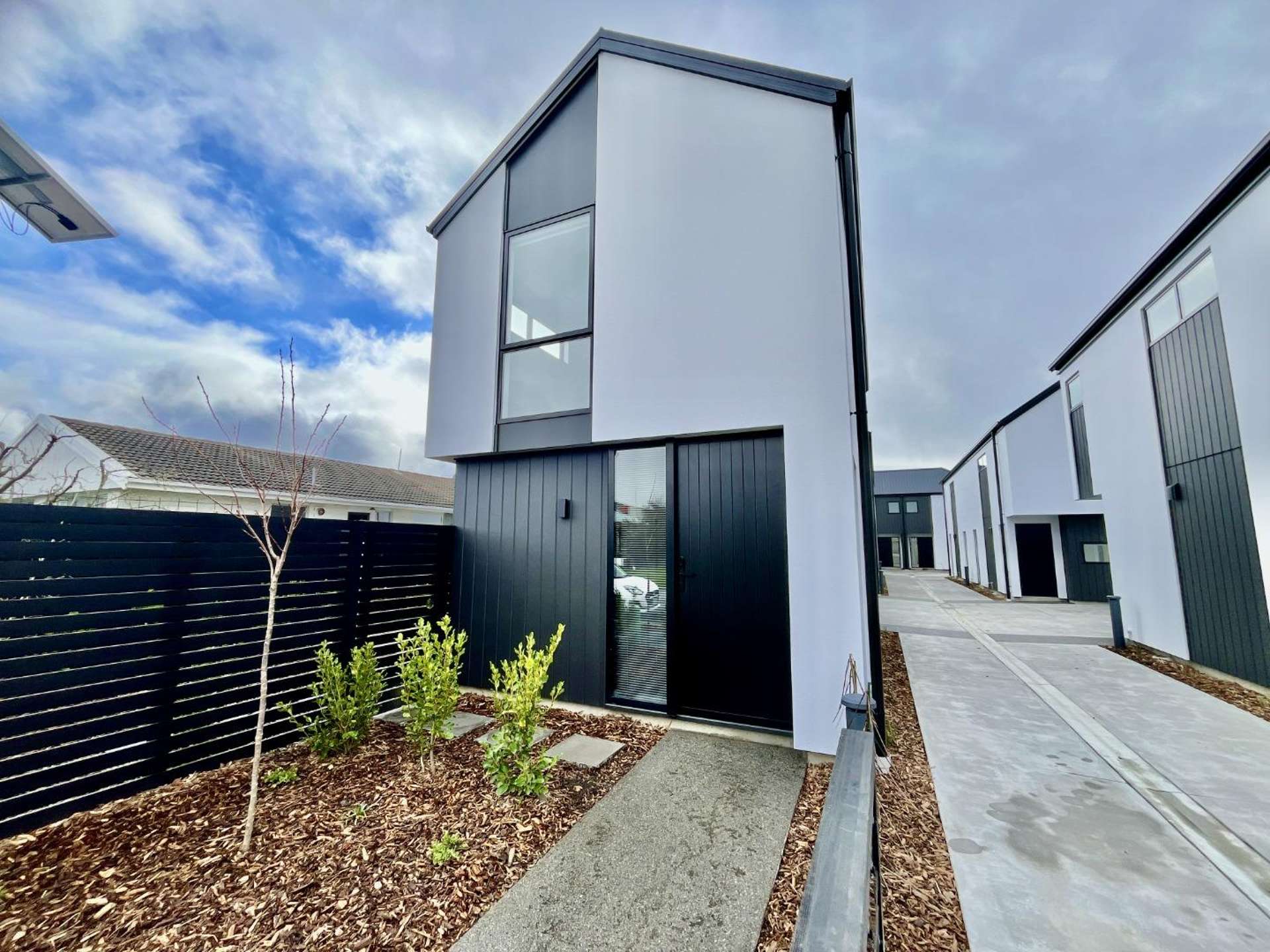 1/49 Laurence Street 1572_0