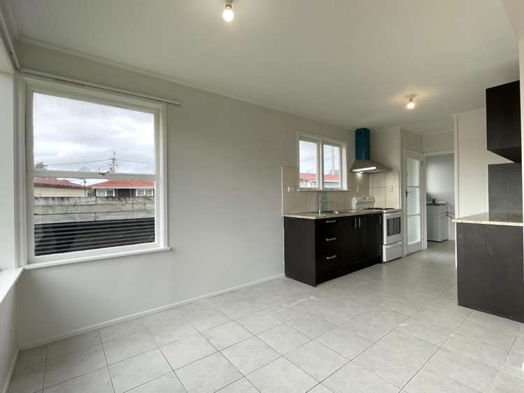 72 Clayton Avenue 10693_1