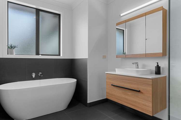 54 Stace Hopper Drive One Tree Point_15